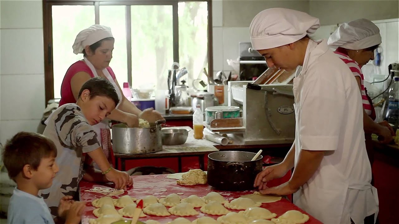 Documental Emprendimiento Comidas Caseras - "Creer es Crear"