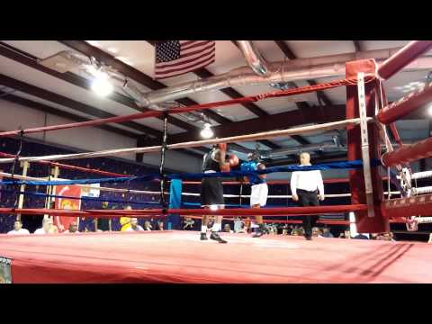 D'marco fighting in judgment day boxing club , St