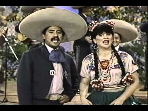 Classic Sesame Street- Linda Ronstadt sings "Y Andale"