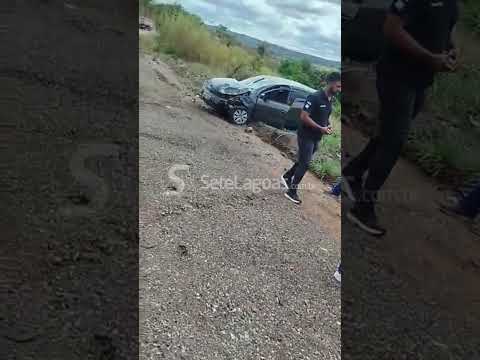 Acidente com três carros trava MG-424 em Sete Lagoas