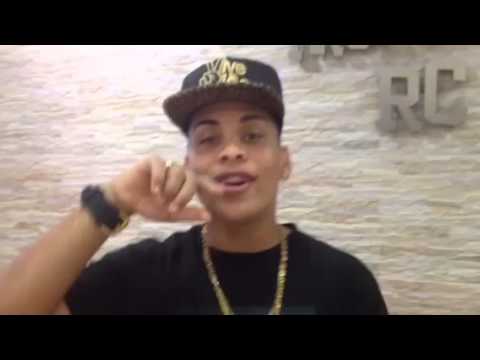 Mc Novinho da Praça conta tudo