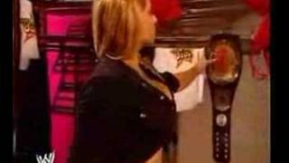 Trish Stratus Cleavage