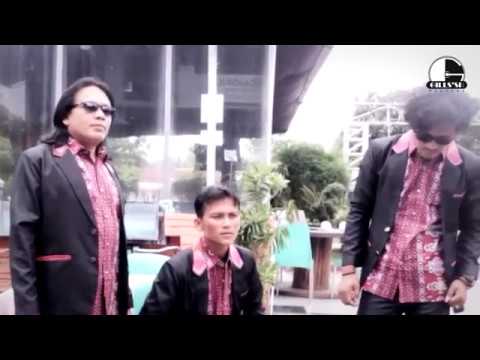 TRIAMOR  -  Tiga dolok Falling In Love