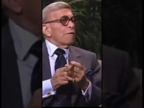 93 year old George Burns on Johnny Carson cigar smoking #johnnycarson #thetonightshow #cigars #joke