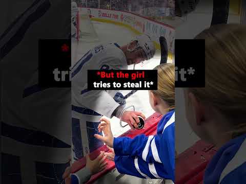 This Girl Tried to Steal The Puck 😳 (goleafsg0/TT)