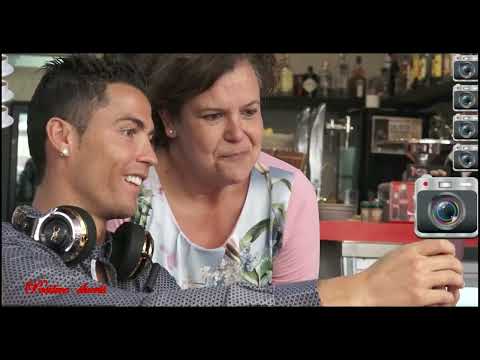 Ronaldo's Best Moment with His Fans in a Coffee Shop #cristianoronaldo #football #fans  #respect