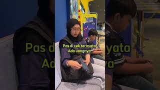 Download lagu Engga sengaja nemu uang di bioskop mp3 Download lagu Engga sengaja nemu uang di bioskop mp3