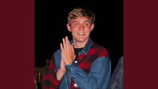 Hold Up (feat. GOD-C)