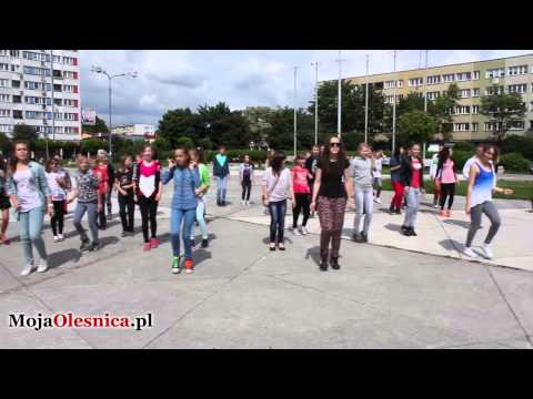 2.06.2013 Oleśnica - taneczny flash mob na pl. Zwycięstwa