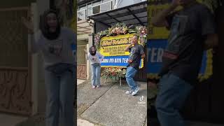 Download lagu TikTok Uya Kuya & Bunda Astrid ||Lo Ngomongin Gue Gue Bodoamat|| mp3