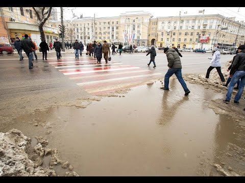 В Воронеже затопило переход у «Детского мира»