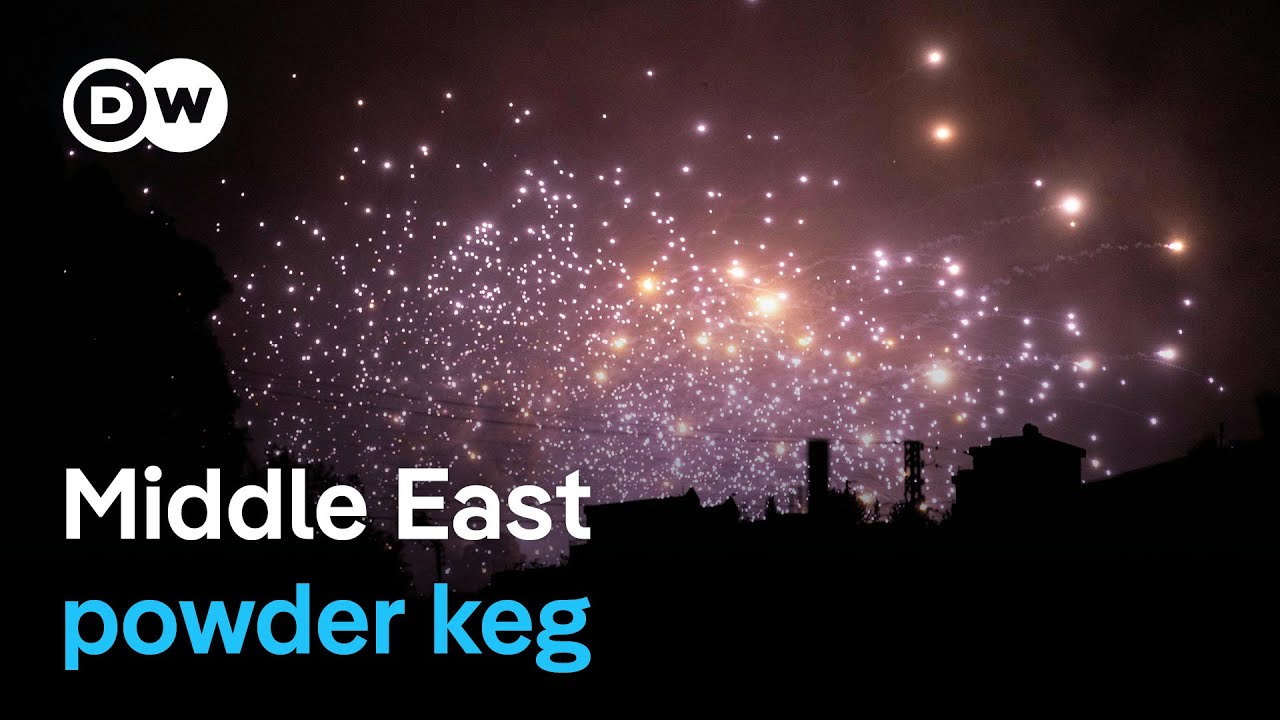 Mideast latest: Israel, Hezbollah trade strikes; Israel raids Al Jazeera; protests in Israel | DW