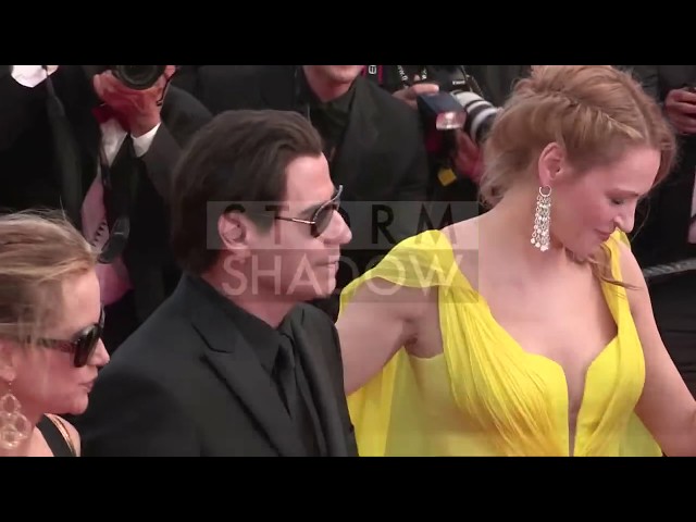 Vídeo relacionado con KUSTOM ART Póster decorativo de pared serie carteles película celebridades Pulp Fiction de Quentin Tarantino con John Travolta y Uma Thurman impresión sobre cartón 40 x 30 cm sin marco