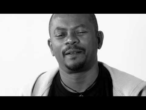 Eric Triton chante "L'art vaincra" x Berlinfluence de Tritonik (Exclusive live) - Acoustic version