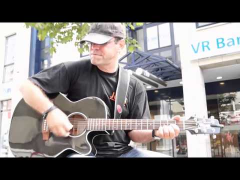 Oliver Gonsior from Just3