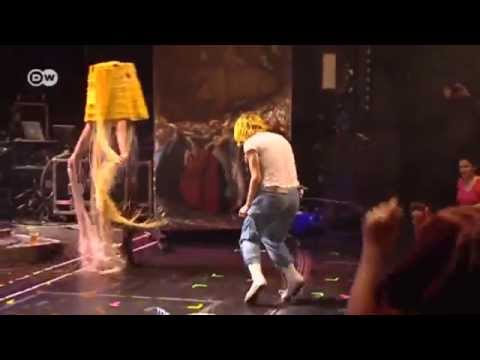 Bonaparte: Elektro-Punk-Zirkus mit neuem Album | PopXport