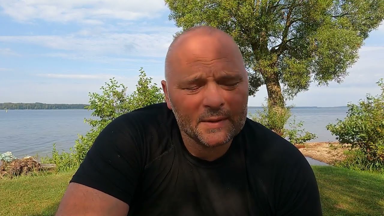 905 karo diena. F16  dirba. Pakrovsko likimas nuspręstas