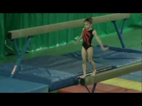 ERICA UGHETTA  7 anni  regionali csi  2012 a Canneto--lup. large  trave 4° posto(ass. 2° posto)