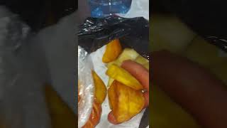 Hot fried yam and potatoes #100shorts2024 #shortsafrica #friedyam #potato #streetfood #shorts