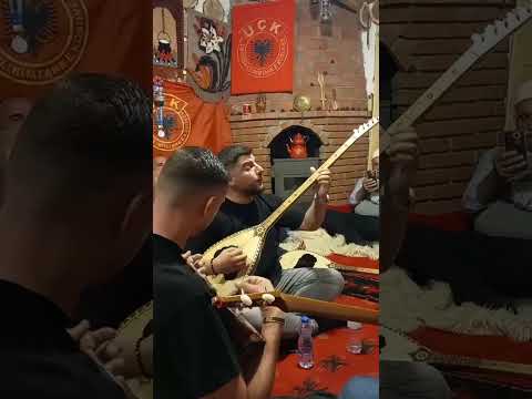  “Hyni serbi në Prizeren” – Egzon Dida, Fatjon Dervishi & Arben Gj. Pacani!