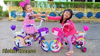 Download lagu Bermain Sepeda Baru 💞 Belajar Naik Sepeda di Halaman Rumah | Belajar dan Bermain Riska Incess mp3