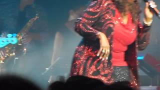 17. Just keep thinking about you - Gloria Gaynor [LIVE IN ARGENTINA 10-09-2014]