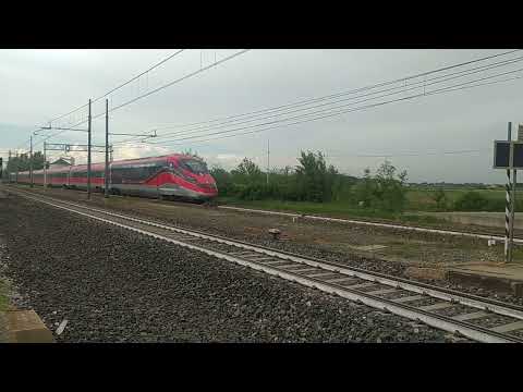 L'ETR 400.54 effettua il FRECCIAROSSA 9431 Venezia - Napoli.Pontelagoscuro, 15/09/2022. VIDEO MIO