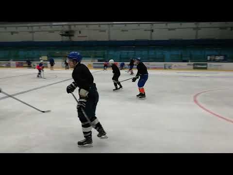 Konečně! Hokejisté SHKM nazuli brusle a vyjeli na led