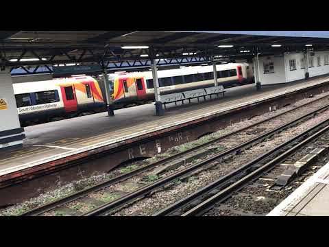 Double south-western railway class 444 leaving Southampton Central, 24/11/19.