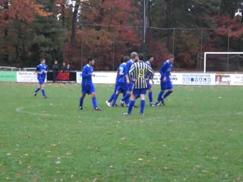 Valkenswaard A1 - RKDVC A1: Doelpunt Yannick v Zutphen