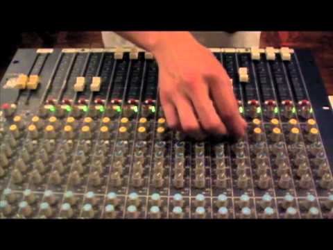 Afrikan Simba vs Yellow P: Ancient Woman Dub