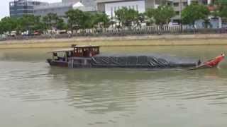 preview picture of video 'Saigon - Saigon River Stadtauswärts Teil 2'