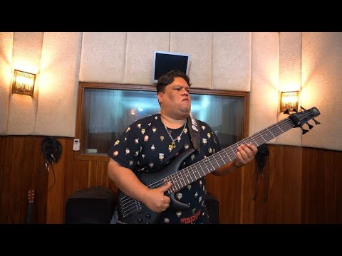 JUNIOR GROOVADOR vai de MICHAEL JACKSON em uma pegada de forró da canção "THEY DON´T CARE ABOUT US".