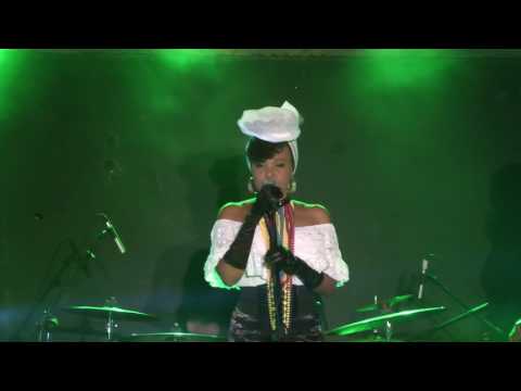 Elisete at the Simta Theater - Samba do sofrer