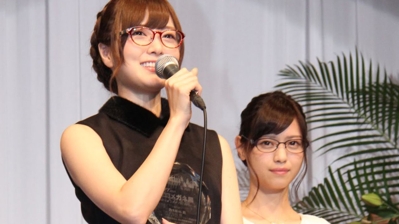 乃木坂46 ピース又吉 桐谷美玲らとメガネベストドレッサー賞に 表彰式に メガネ選抜 Mantanweb まんたんウェブ 乃木坂46 ピース又吉 桐谷美玲らとメガネベストドレッサー賞に 表彰式に メガネ選抜 Mantanweb まんたんウェブ