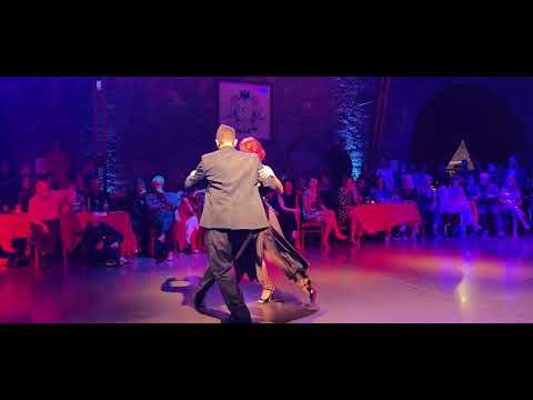 Giorgos Nikou y Katerina Chatzipantelli. Pugliese-Corrientes y Esmeralda.13° Milongueros All Aboard 