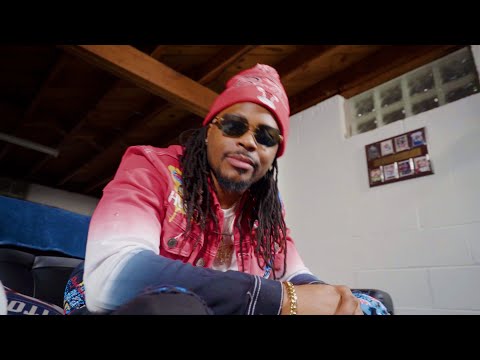 REE DAVINCI X VIGGIE VERSACE. - MAX JULIAN