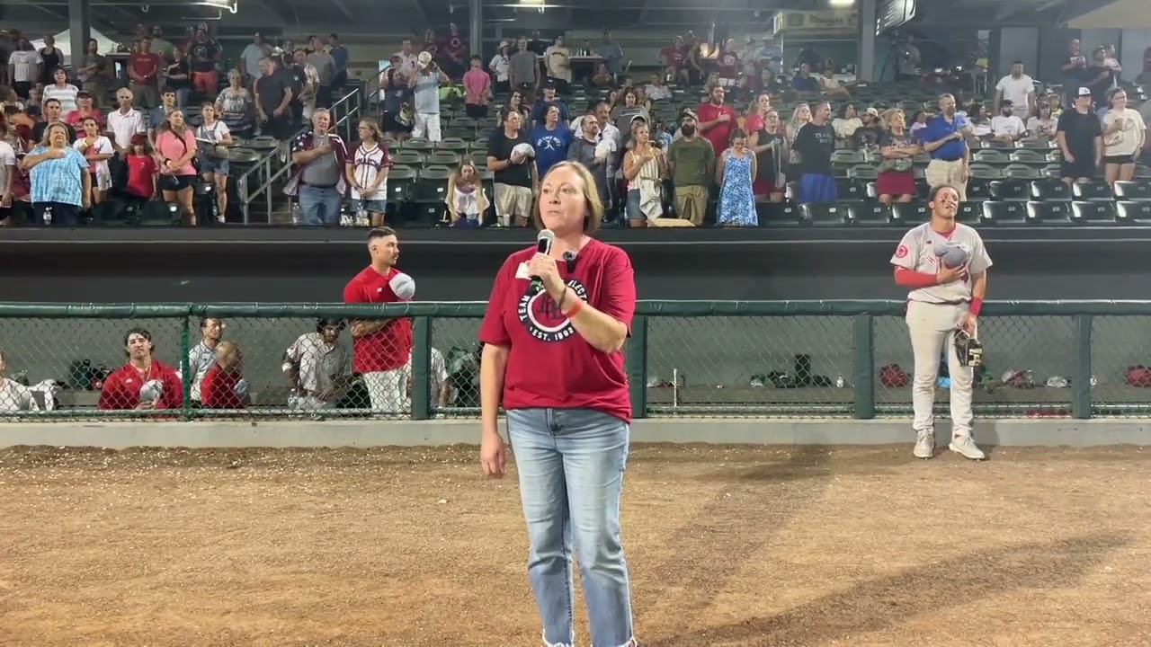 A Patriotic Performance at the Barts Electric End of Summer Party