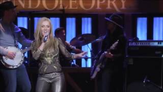 Nashville - Hayden Panettiere (Juliette Barnes) Sings &quot;Don`t Put Dirt On My Grave Just Yet