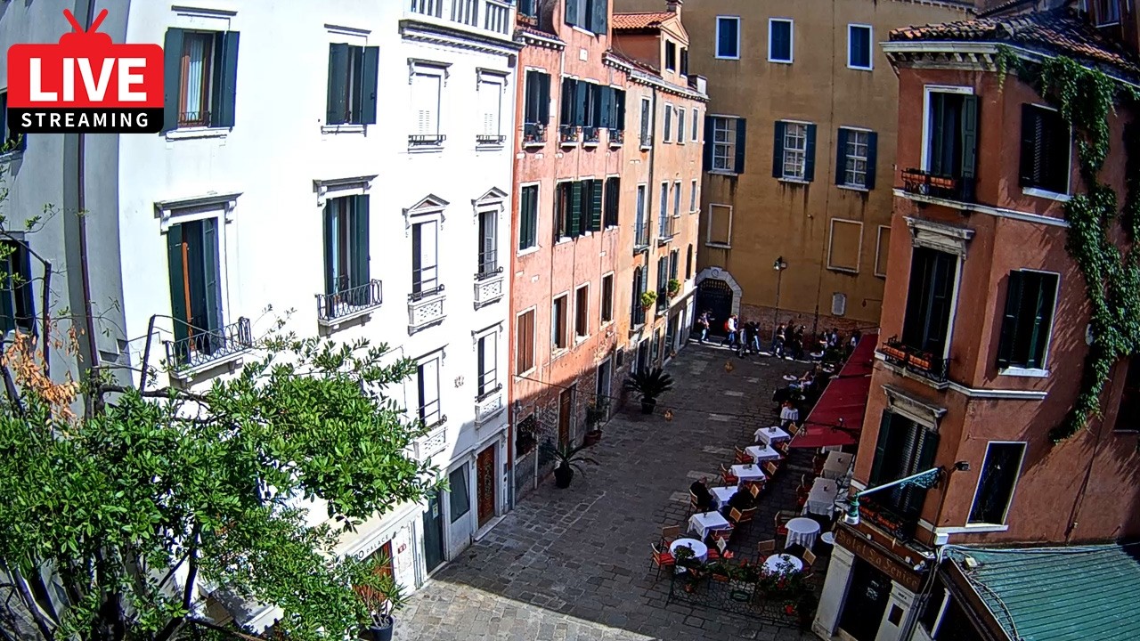 Live webcam view of Zona del Teatro La Fenice