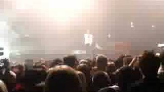 Familjen - Huvudet i sanden (live)