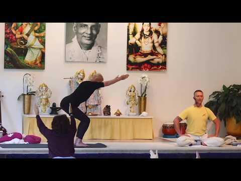 Online Yogastunde Mittelstufe für mehr Innenschau mit Rama - Live Yogastunde 09:15 Uhr 26.05.2020