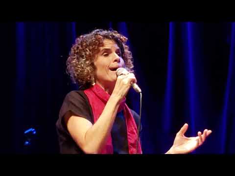 Anna Paes e Guinga em Nem mais um pio de Guinga e Sérgio Natureza