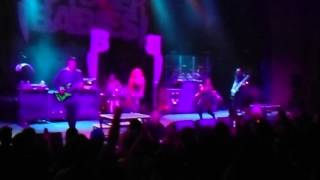 Butcher Babies - Blonde Girls All Look The Same live at Aztec Theatre