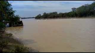 preview picture of video 'PESTA NANAS SARIKEI 2012/ SPEED BOAT RACE'