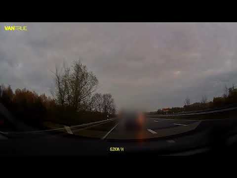 Der zieht mit 65 auf die Bundesstraße .943