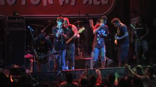 Take Off The Halter - Brandy Wine BELVEDERE (Hangar 110 30.01.10) LBViDZ.com.br