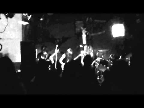 Orkus - Verdugos del Infierno (en vivo  bar cenicero 10/01/2014 )