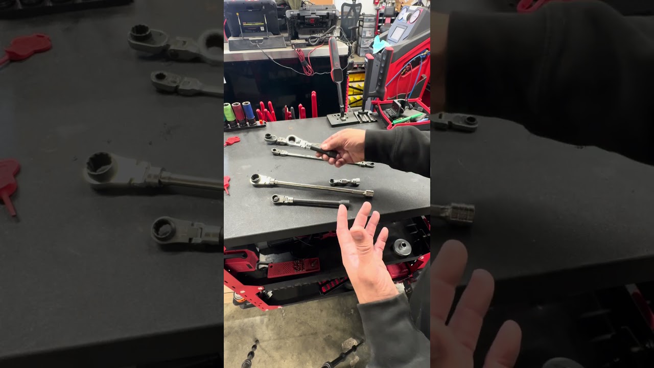 Vim tools ratchet attachments