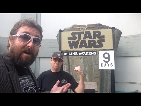TDW 1256 - Line For Star Wars BEGINS - The Force Awakens